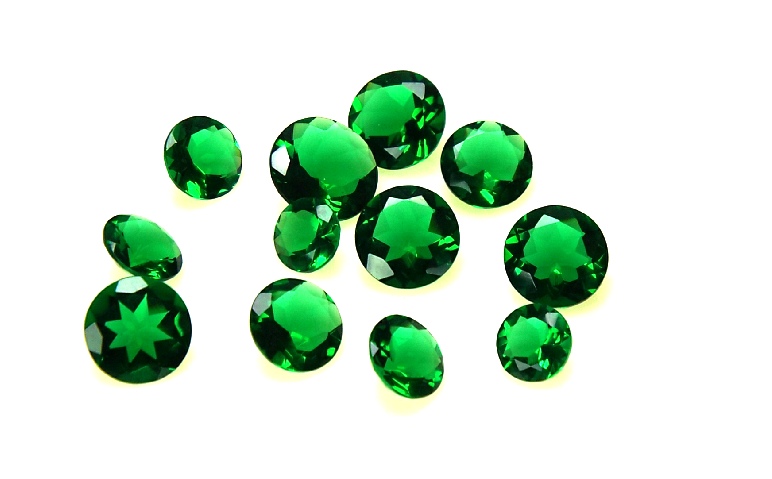 Green Chromere Faceted Gemstone Kit of 25 carets in Round Shapes
