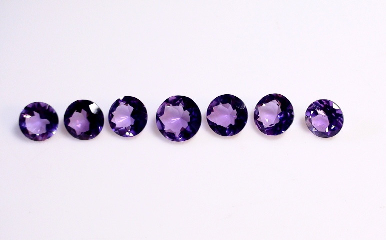 Amethyst Round Faceted Gemstone Kit of 20 carets